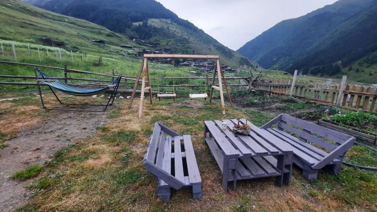 Guesthouse Pirimze Dartlo Bagian luar foto