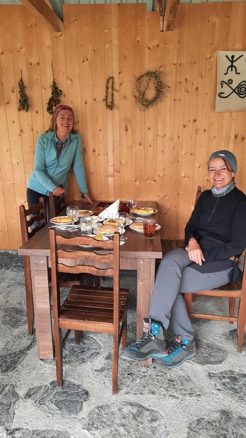 Guesthouse Pirimze Dartlo Bagian luar foto